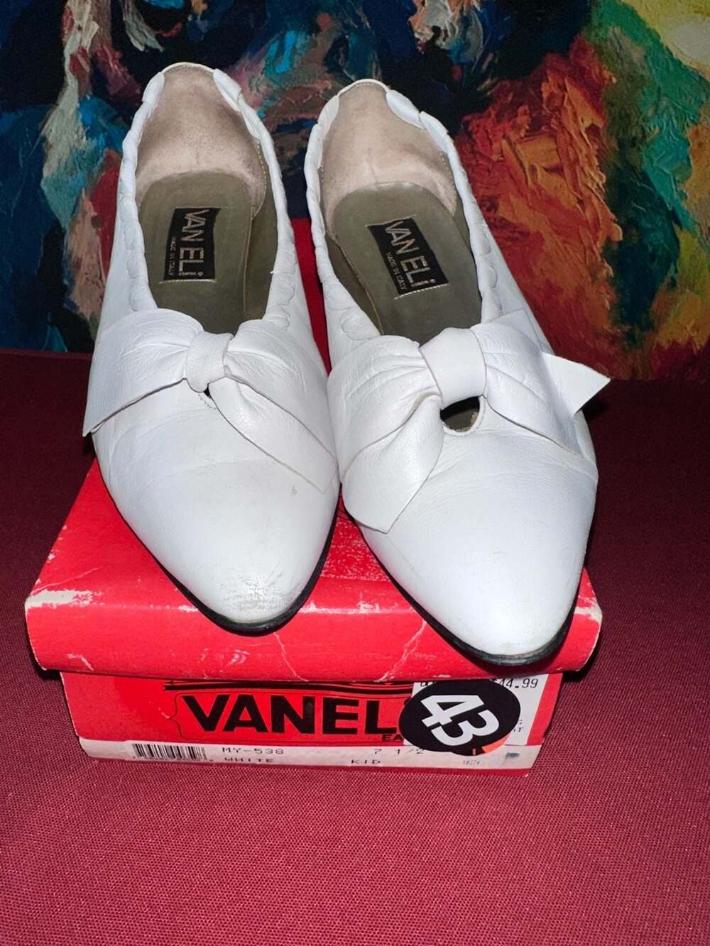 No.43 Vaneli White Leather Bow Pointed Toe Mid Block Heel Pumps Size 7.5